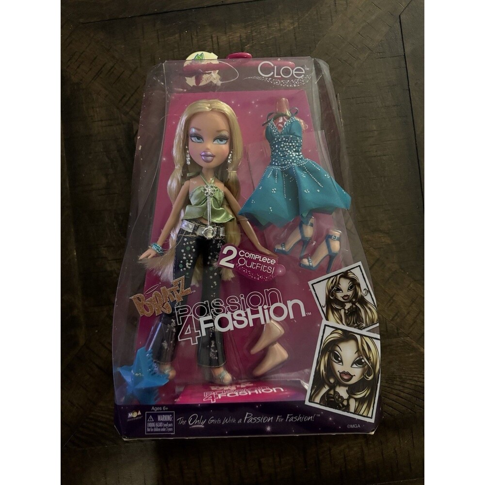 Bratz Passion 4 Fashion Cloe Doll w/ 2 Complete Outfits MGA NIB